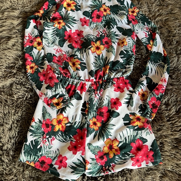Guess Tropical Romper - Picture 7 of 7